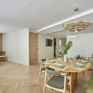 ARDENNES NATUREL Point de Hongrie Epaisseur 15mm / Largeur 9cm / Longueur 62cm Verni Choix Premium Bis