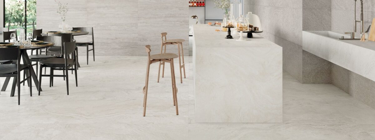 UNIQUE TRAVERTINE MINIMAL WHITE Naturale R10 30x60 - Provenza © en situation